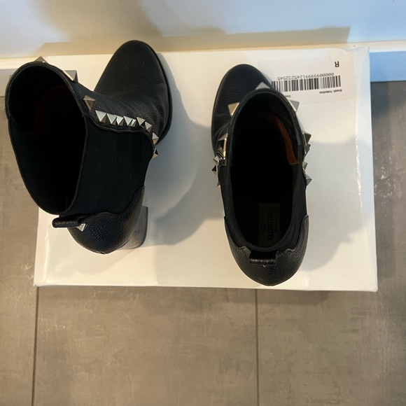 Valentino Rockstud Accents Leather Chelsea Boots - Picture 5 of 10